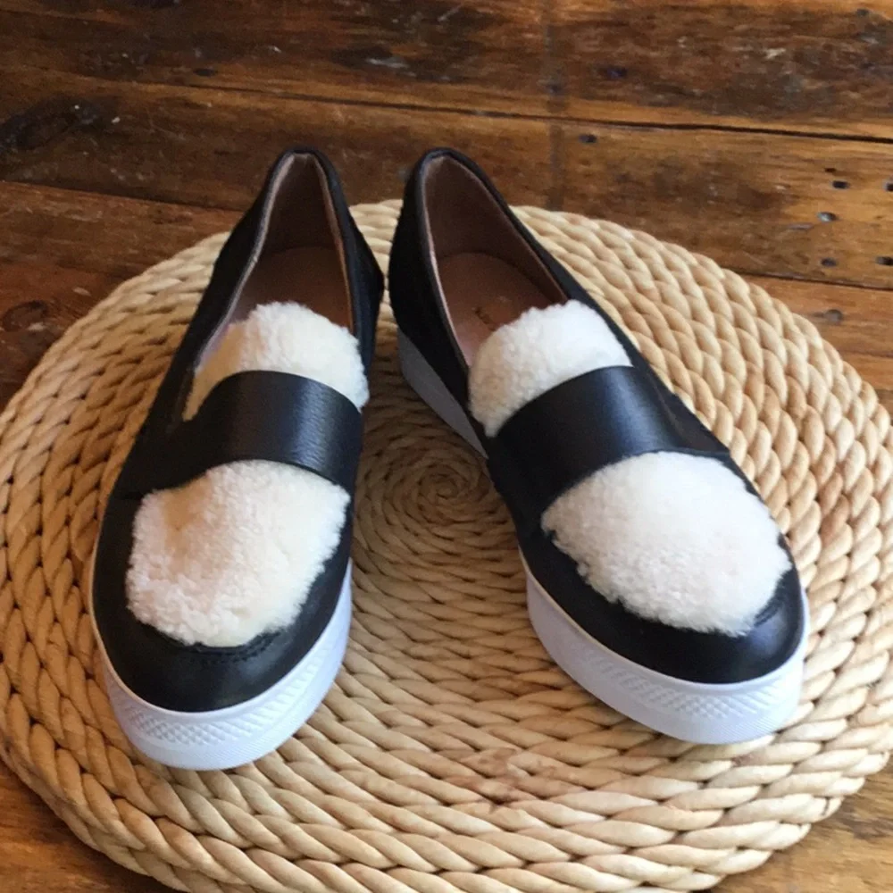 NWOT All Black Shearing Top Loafers - Picture 1 of 6